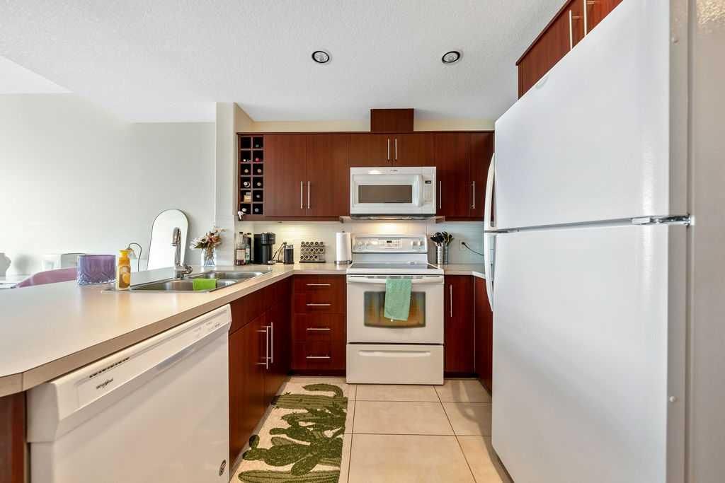 506, 55 Spruce Place SW, Calgary — photo 5 of 28