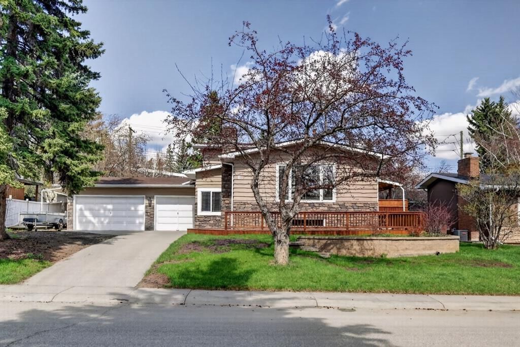 8 Slocan Road SW, Calgary — photo 2 of 49