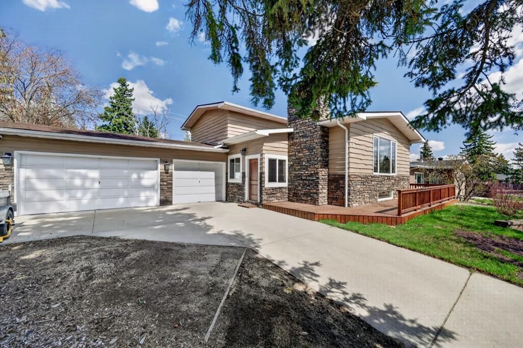 8 Slocan Road SW, Calgary — photo 3 of 49
