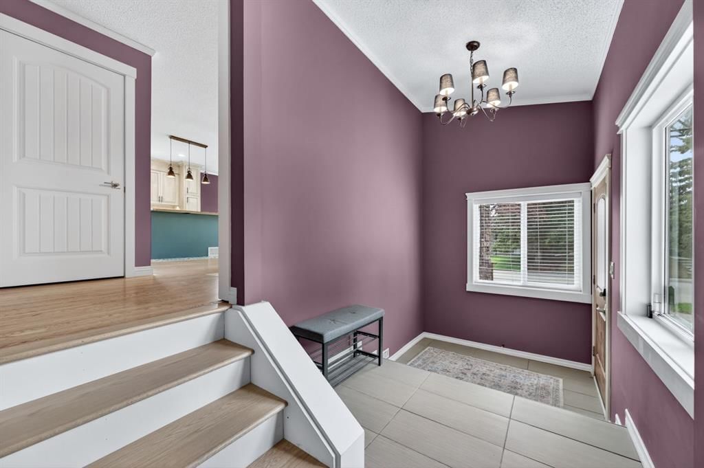 8 Slocan Road SW, Calgary — photo 4 of 49