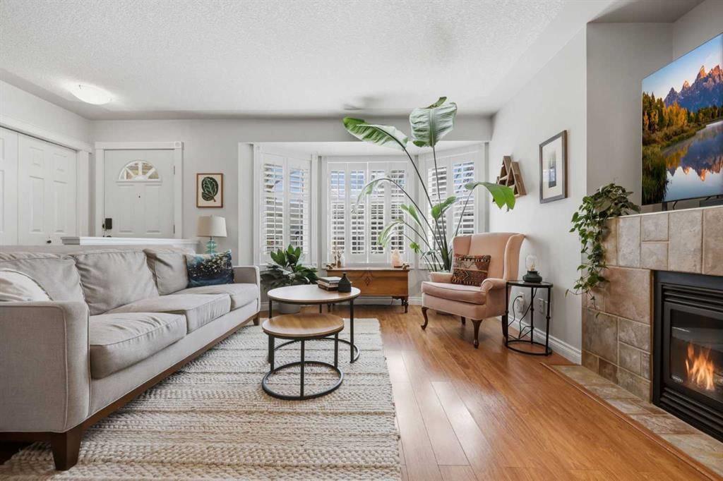 450 Regal Park NE, Calgary — photo 5 of 31