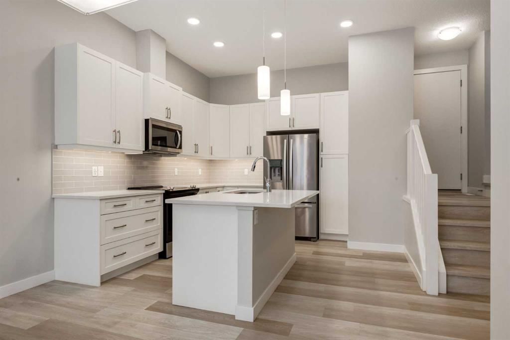 212 Crestbrook Common SW, Calgary — photo 4 of 50