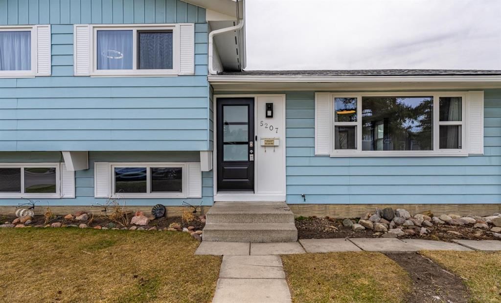 5207 5 Avenue SE, Calgary — photo 3 of 40