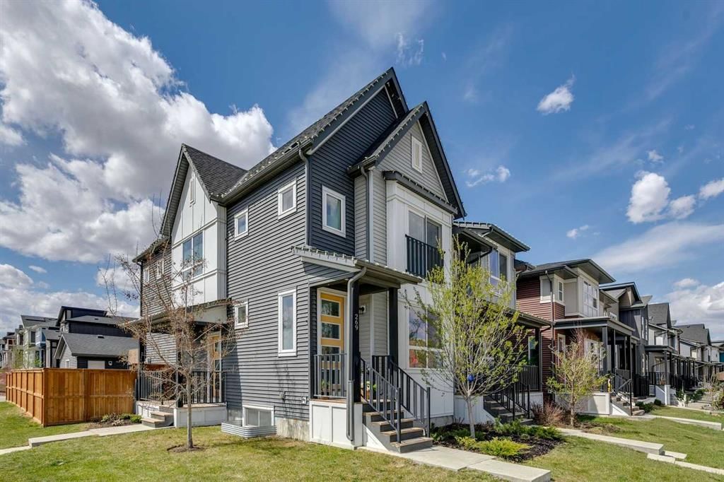 269 Belmont Street SW, Calgary — photo 2 of 38