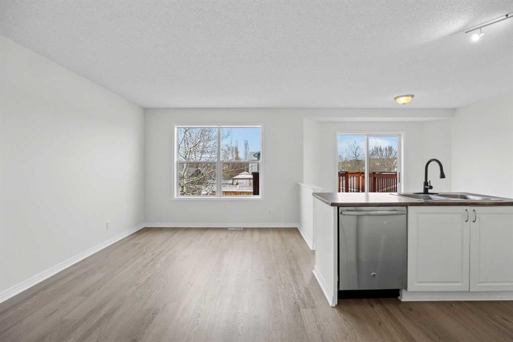 289 Hidden Spring Green NW, Calgary — photo 4 of 49