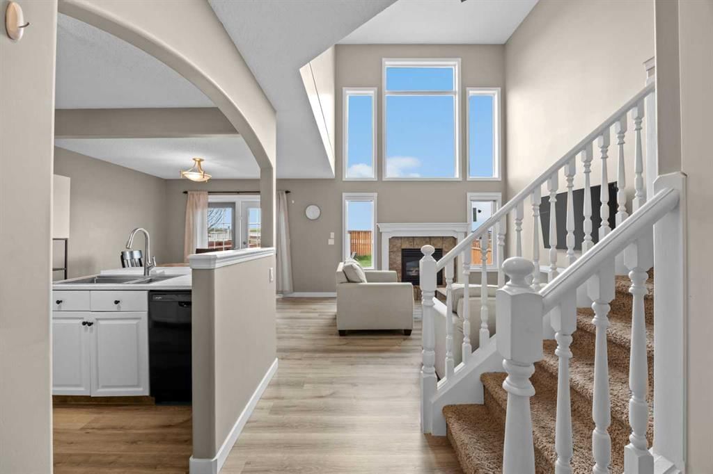 170 Hidden Hills Terrace NW, Calgary — photo 4 of 43