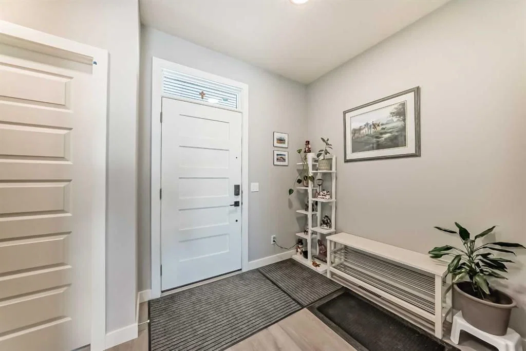 15053 37 Street SW, Calgary — photo 2 of 49