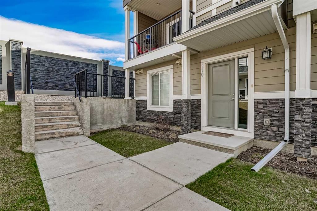 210 Nolanlake Villas NW, Calgary — photo 2 of 31