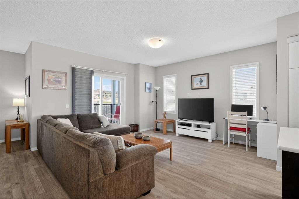 210 Nolanlake Villas NW, Calgary — photo 3 of 31