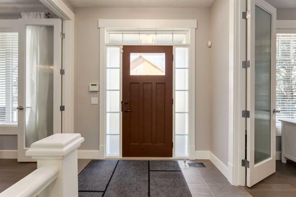 76 Dieppe Drive SW, Calgary — photo 3 of 50