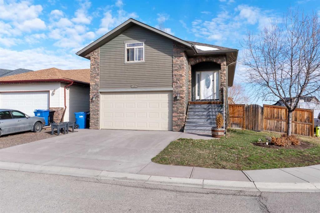 901, 900 Carriage Lane Place, Carstairs — main listing photo