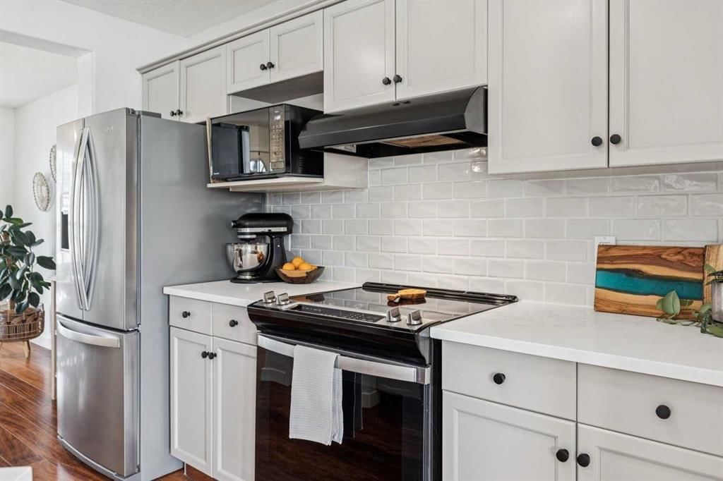 94 West Springs Way SW, Calgary — photo 5 of 49