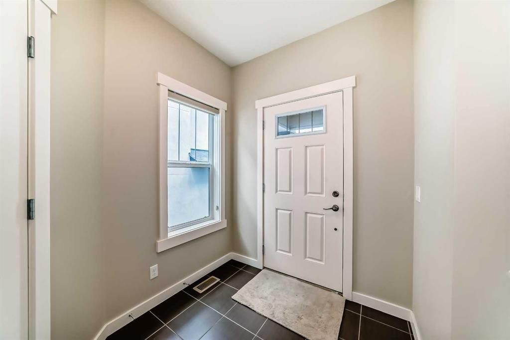 210 Stonemere Green, Chestermere — photo 3 of 30