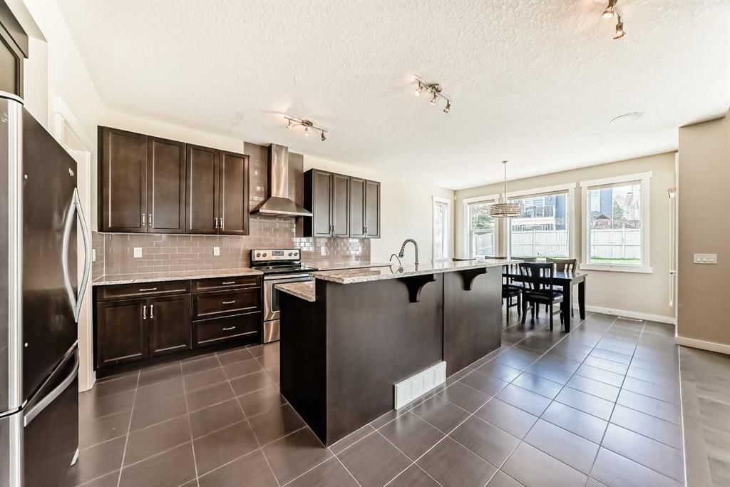 210 Stonemere Green, Chestermere — photo 5 of 30