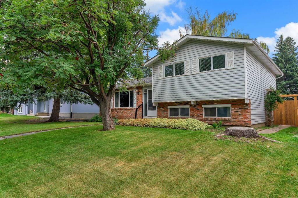 4623 31 Avenue NE, Calgary — main listing photo