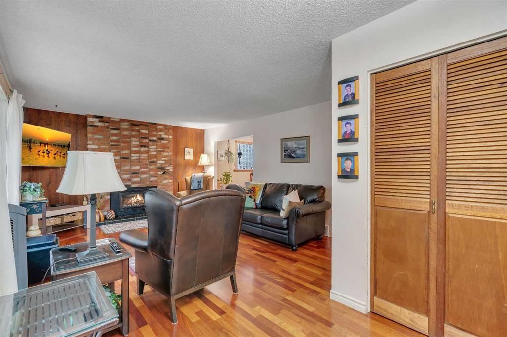 4623 31 Avenue NE, Calgary — photo 2 of 44