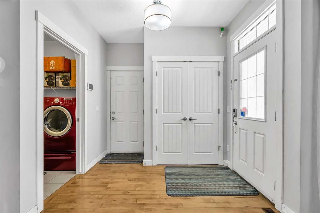 172 Sherwood Square NW, Calgary — photo 4 of 50