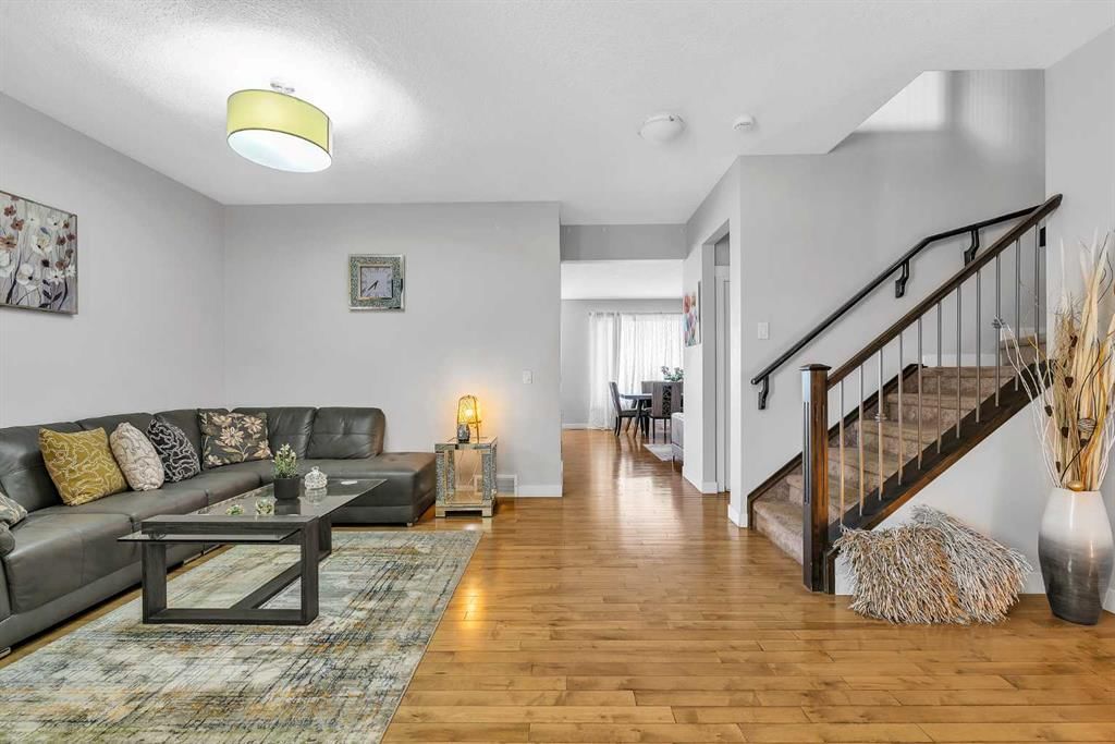172 Sherwood Square NW, Calgary — photo 5 of 50