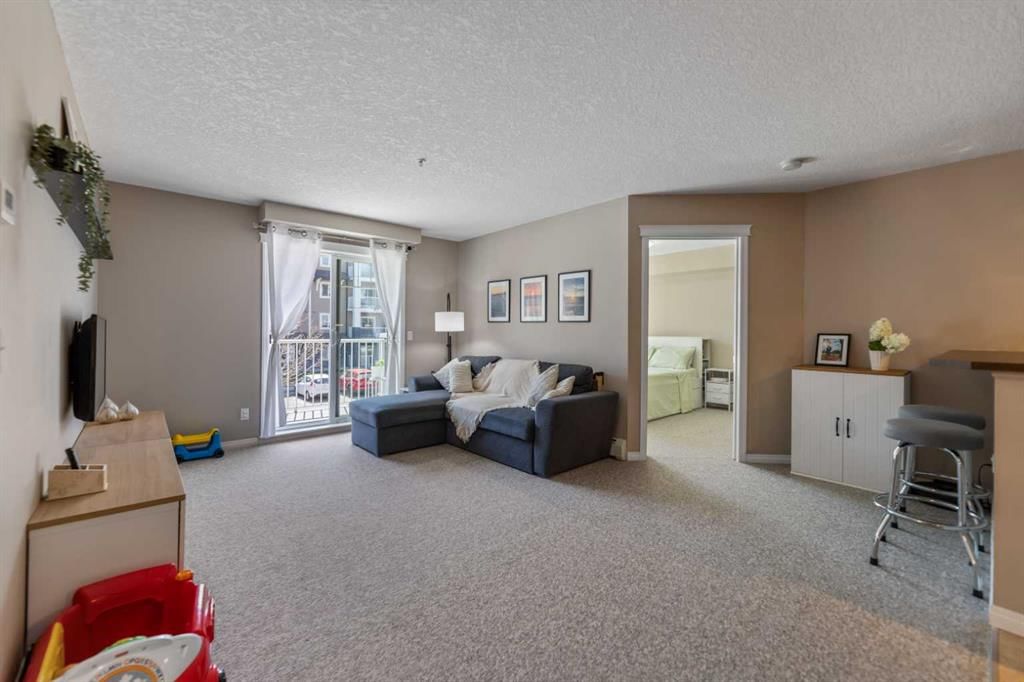 2218, 115 Prestwick Villas SE, Calgary — photo 3 of 36