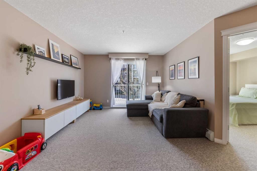 2218, 115 Prestwick Villas SE, Calgary — photo 5 of 36