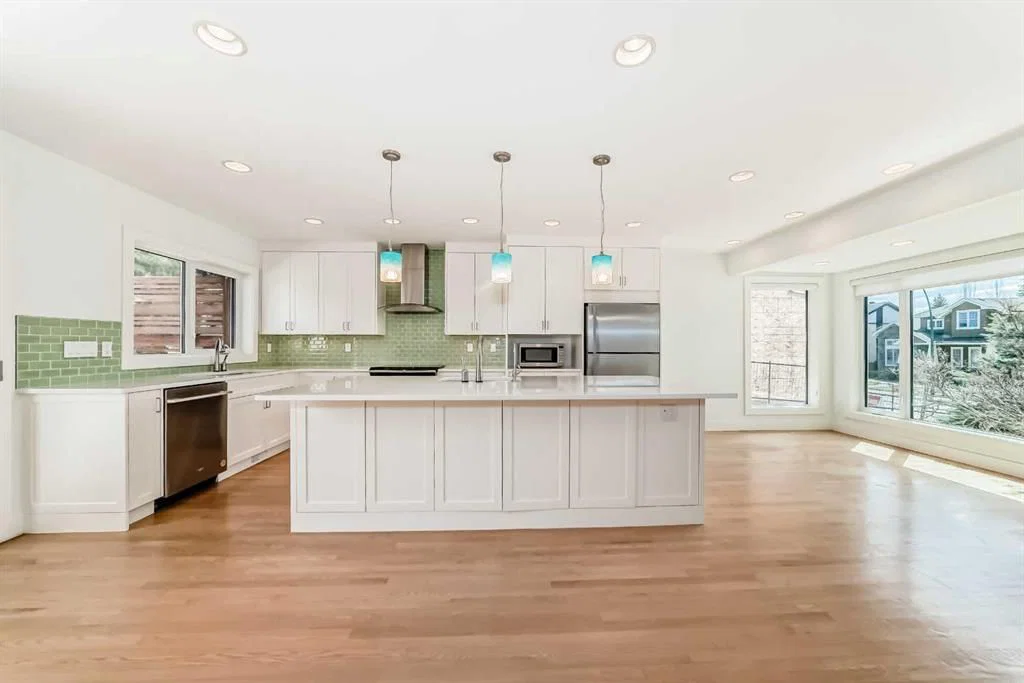 2832 11 Avenue NW, Calgary — photo 4 of 49