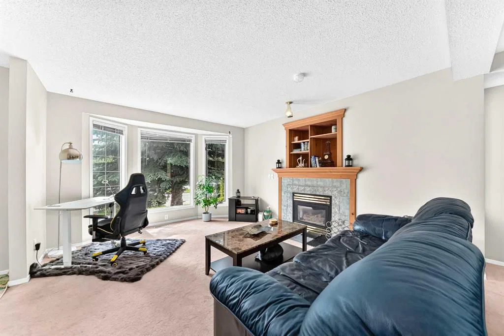 7212 Sierra Morena Boulevard SW, Calgary — photo 4 of 49