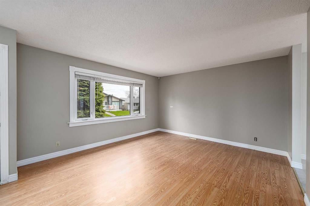 115 Ogden Way SE, Calgary — photo 4 of 36