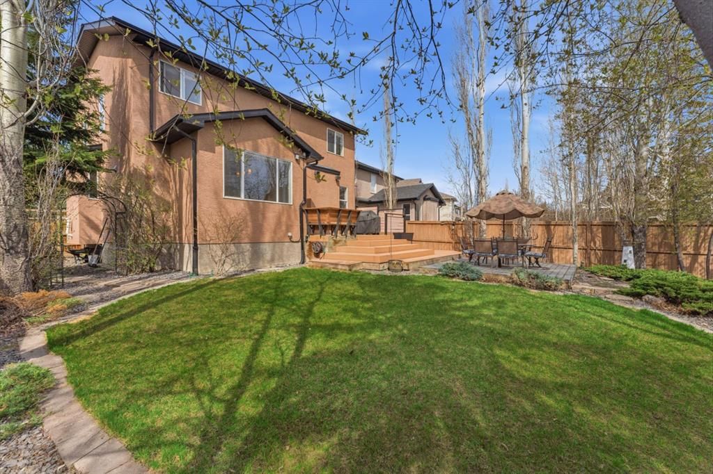 36 Wentworth Close SW, Calgary — photo 4 of 47