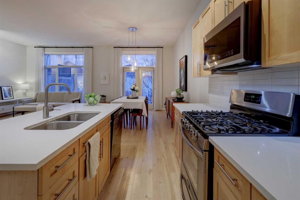 57 Discovery Ridge Hill SW, Calgary — photo 4 of 28