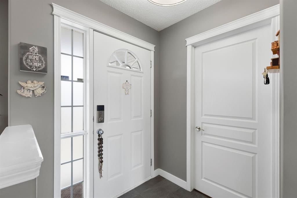 18 West Springs Gate SW, Calgary — photo 4 of 50