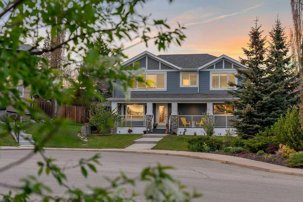 37 Highwood Place NW, Calgary — photo 2 of 50