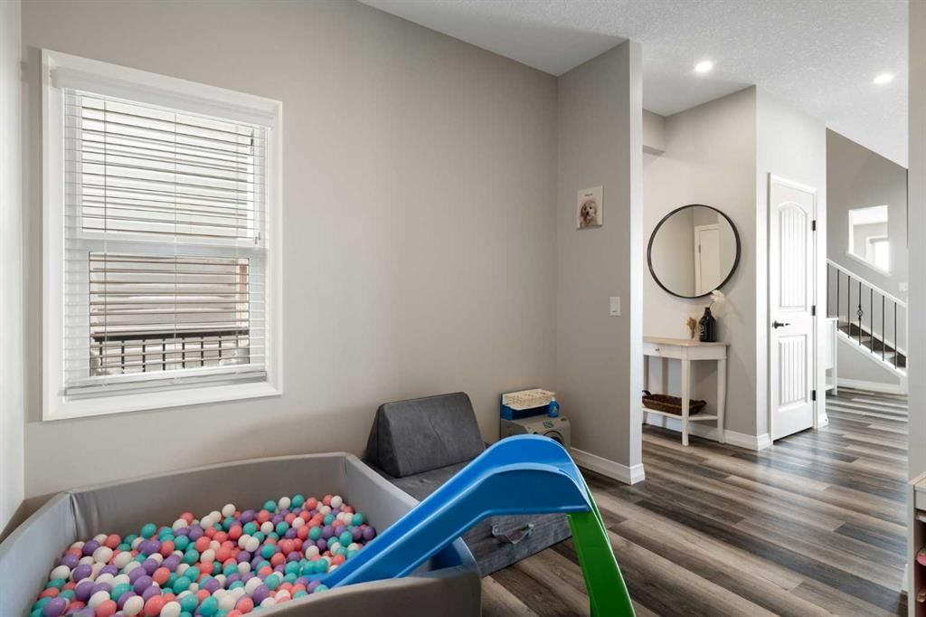 700 Seton Circle SE, Calgary — photo 5 of 47