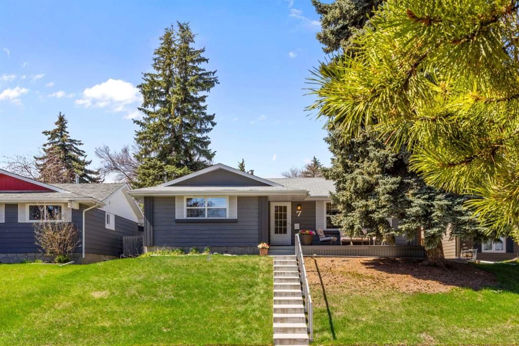 7 Canna Bay SW, Calgary — photo 2 of 45
