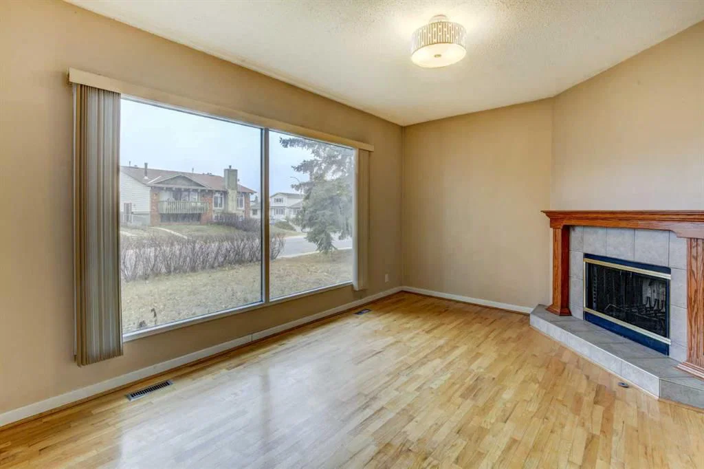1163 Falworth Road NE, Calgary — photo 3 of 33