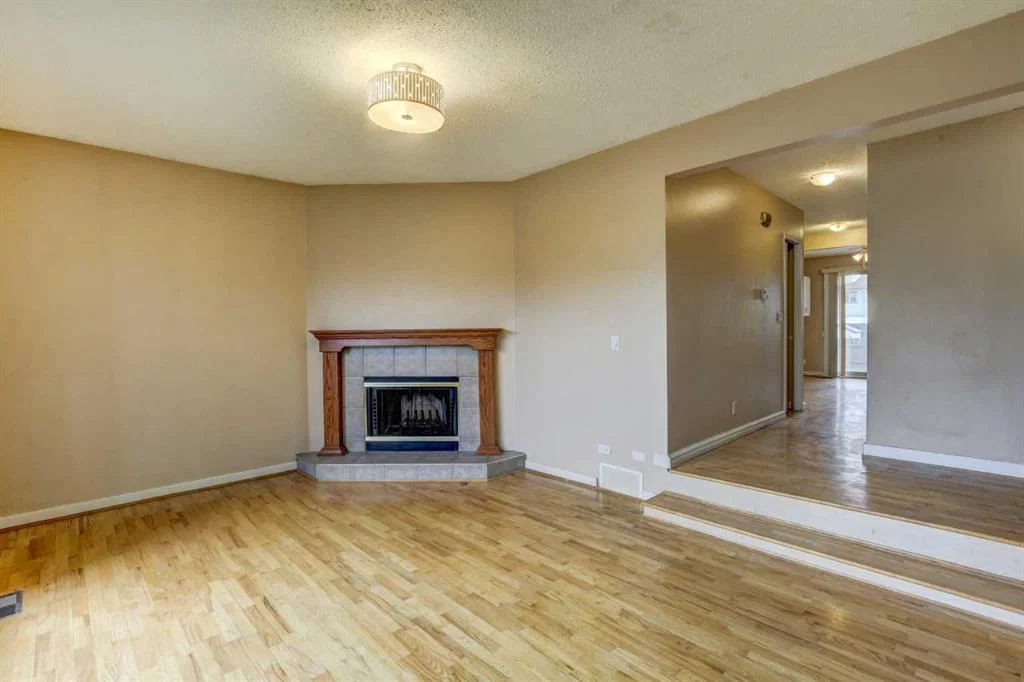 1163 Falworth Road NE, Calgary — photo 4 of 33