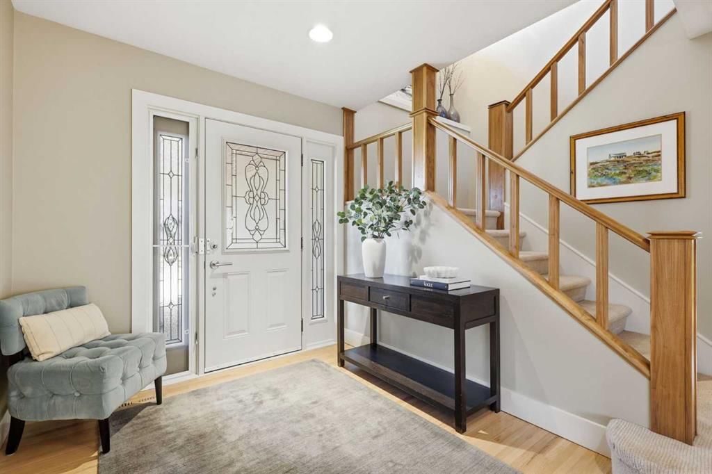 7315 Kelsey Place SW, Calgary — photo 3 of 50