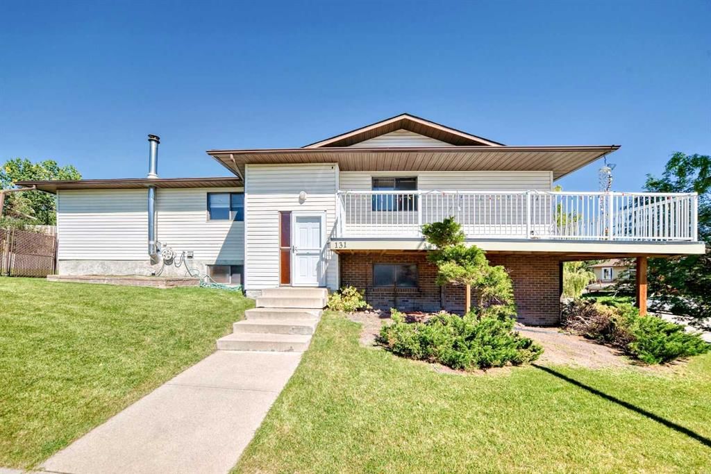 131 Ranchlands Court NW, Calgary — main listing photo