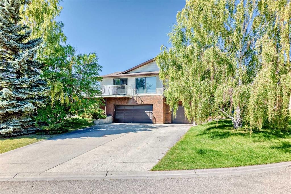 131 Ranchlands Court NW, Calgary — photo 5 of 46