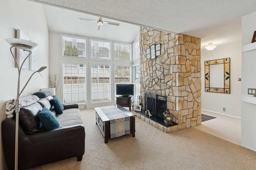 38, 28 Berwick Crescent NW, Calgary — photo 3 of 25