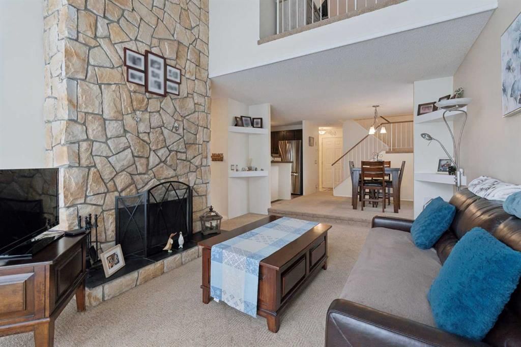 38, 28 Berwick Crescent NW, Calgary — photo 5 of 25