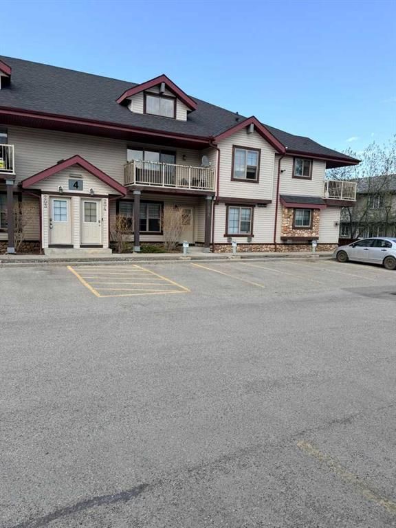 104, 4 Everridge Square SW, Calgary — main listing photo