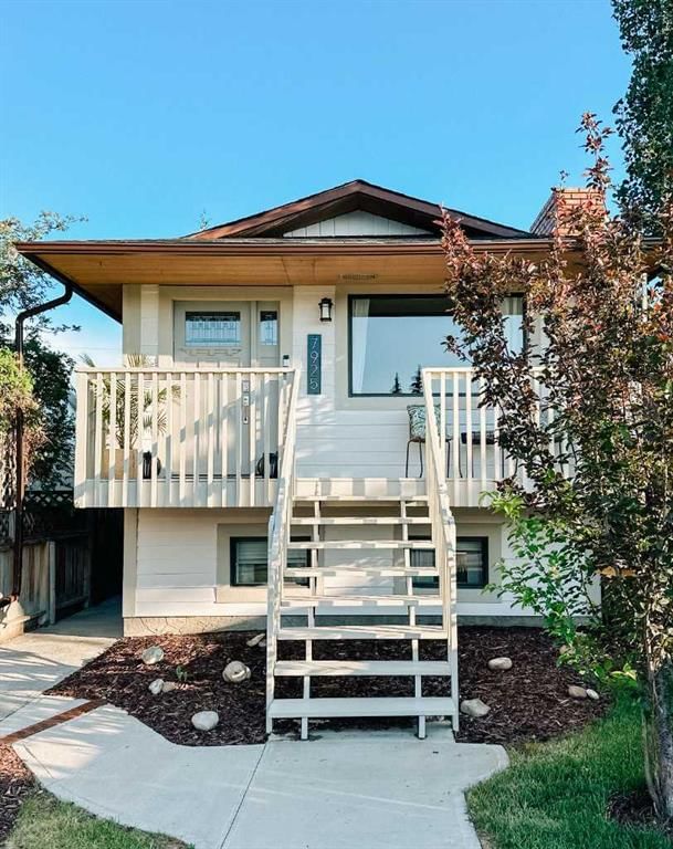 7925 47 Avenue NW, Calgary — photo 3 of 46
