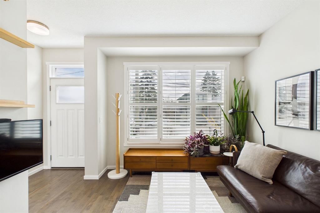 820 21 Avenue SE, Calgary — photo 3 of 44