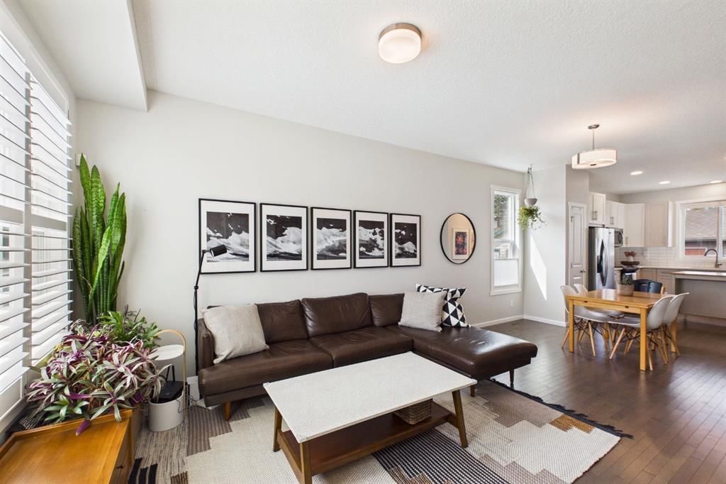 820 21 Avenue SE, Calgary — photo 4 of 44