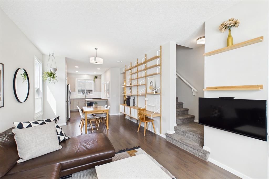 820 21 Avenue SE, Calgary — photo 5 of 44
