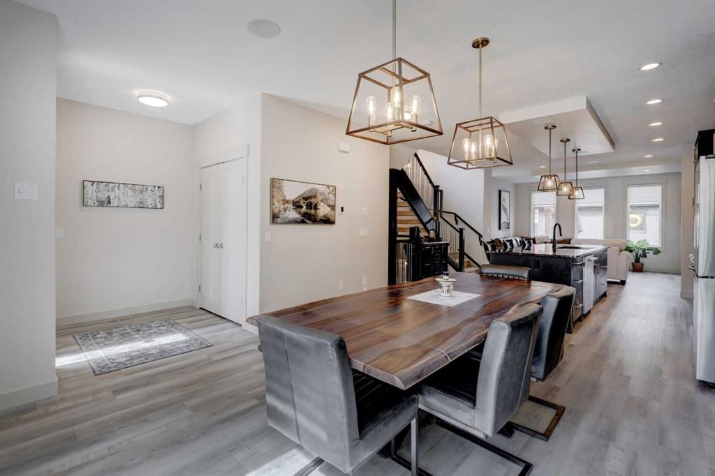 4520B 17 Avenue NW, Calgary — photo 4 of 32