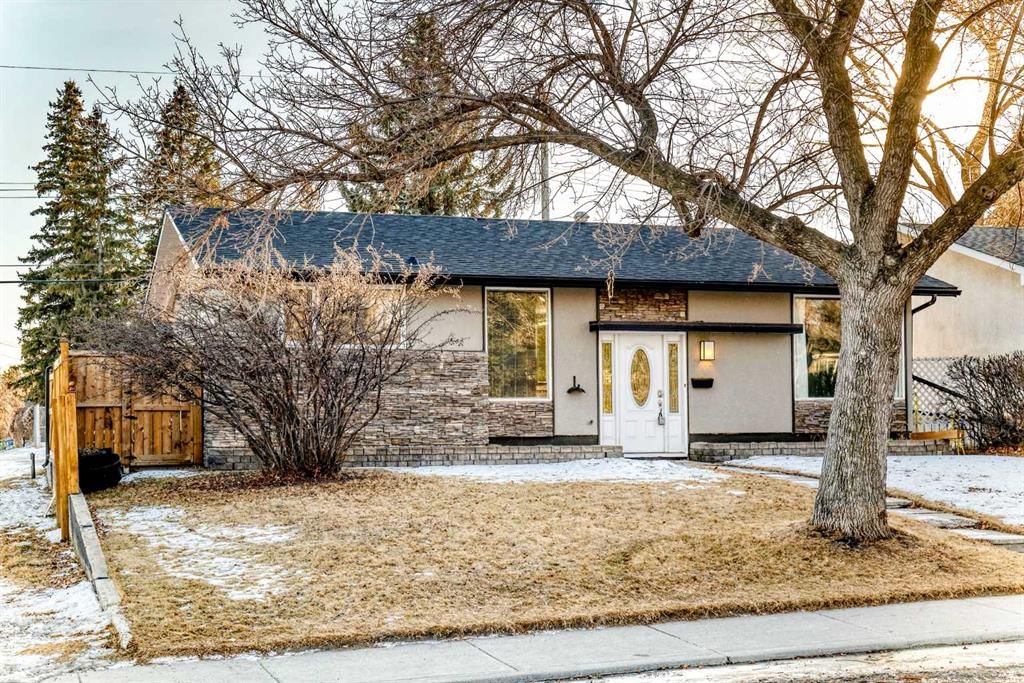 2831 63 Avenue SW, Calgary — photo 2 of 50