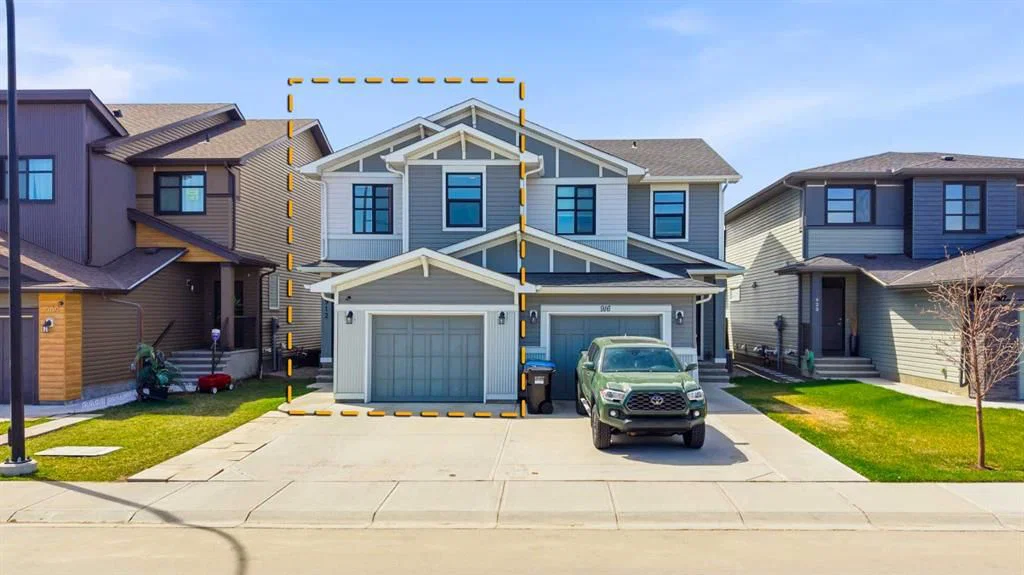 912 Seton Circle SE, Calgary — main listing photo