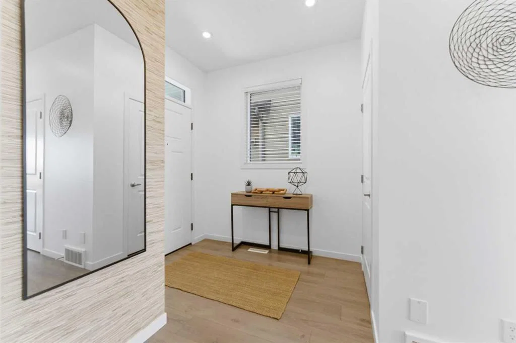 912 Seton Circle SE, Calgary — photo 3 of 40