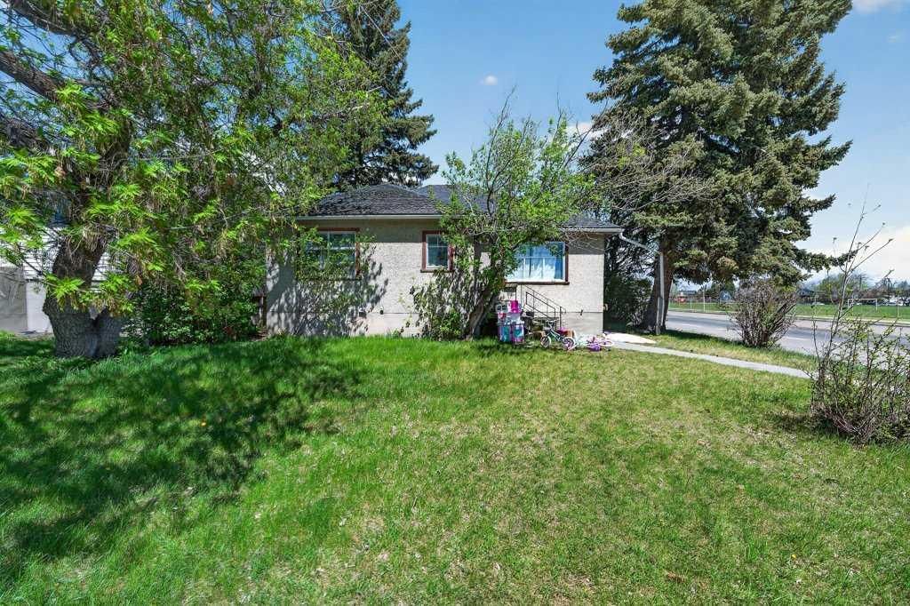 1102 21 Avenue NW, Calgary — photo 4 of 18